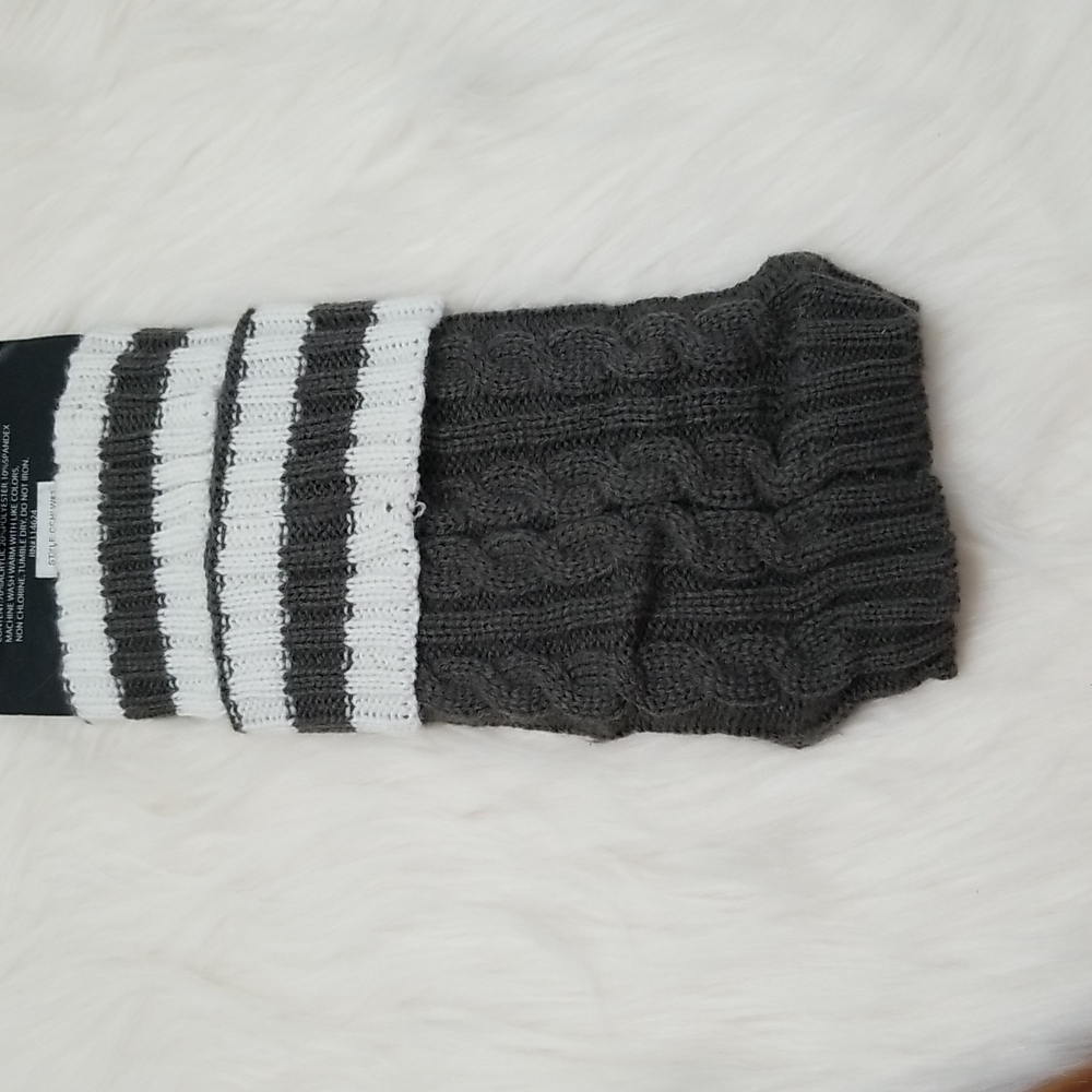 🎉🌟HOST PICK🎉🌟 boot cuff, cable knit, size, grey and white